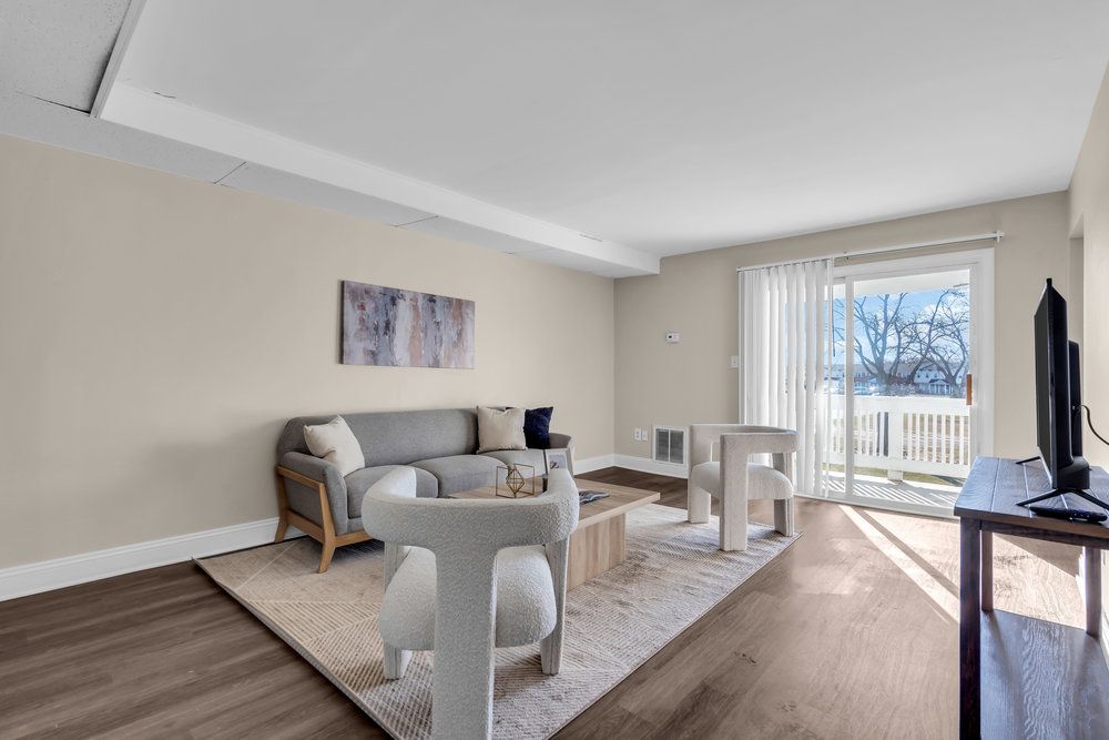 Chateau Apartments — photo 3