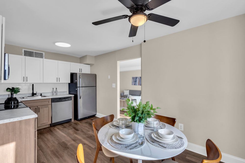 Chateau Apartments — photo 7