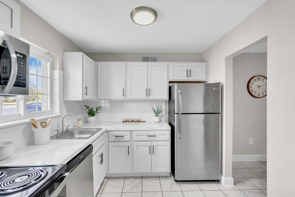 Chateau Apartments — photo 9