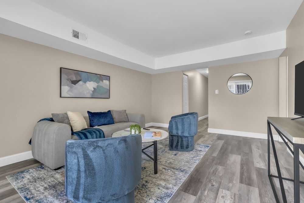 Chateau Apartments — photo 13
