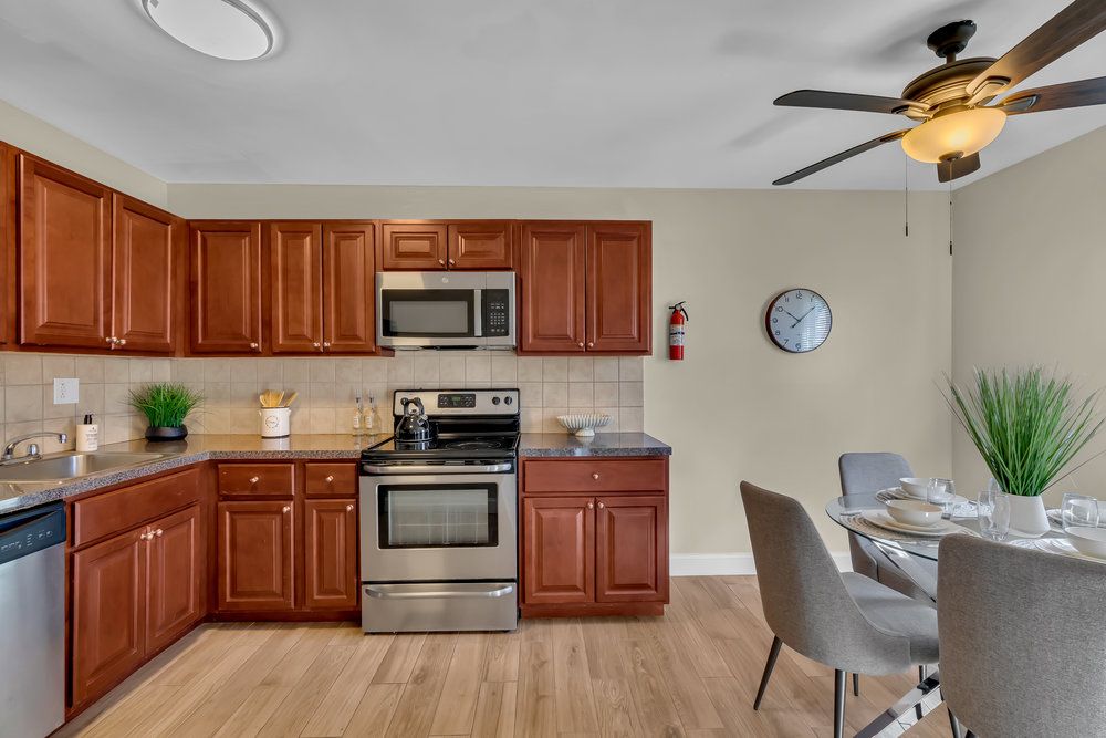 Chateau Apartments — photo 19