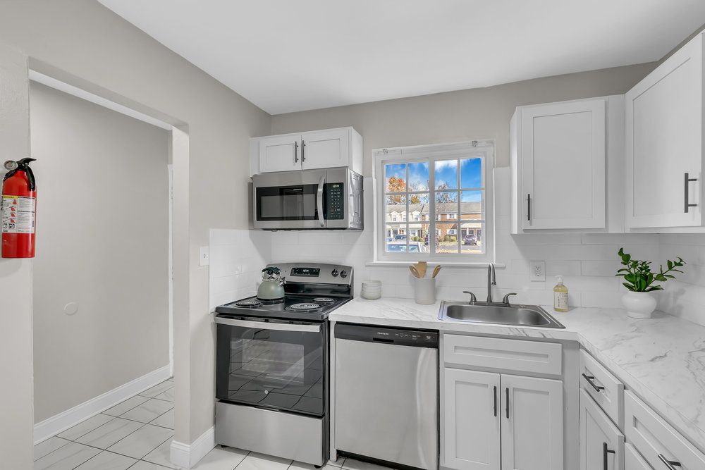 Chateau Apartments — photo 21