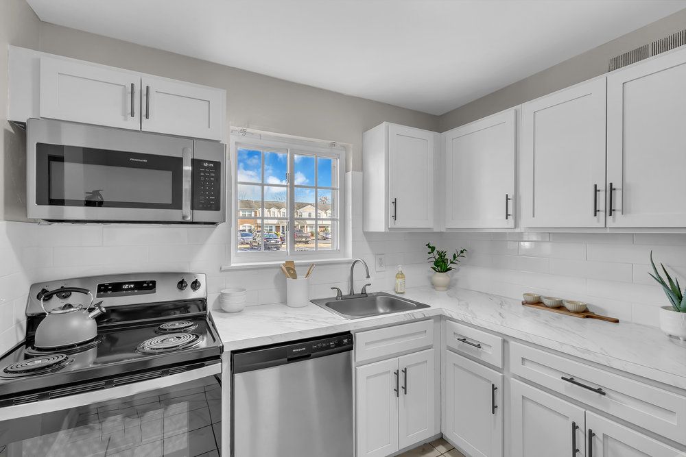 Chateau Apartments — photo 22