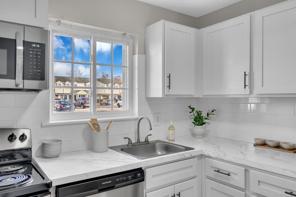 Chateau Apartments — photo 24