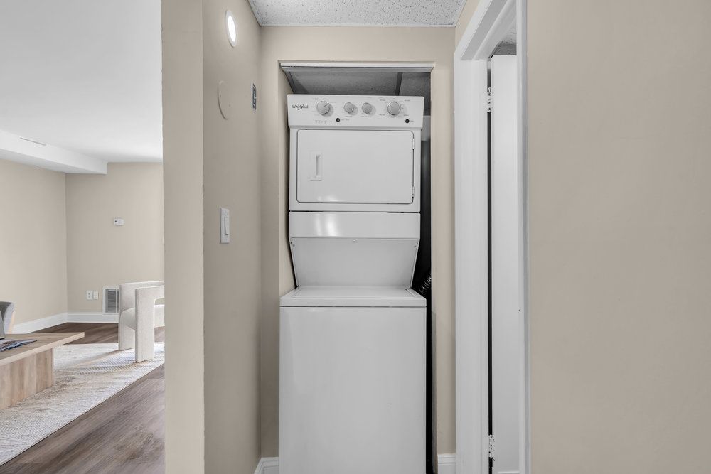 Chateau Apartments — photo 30