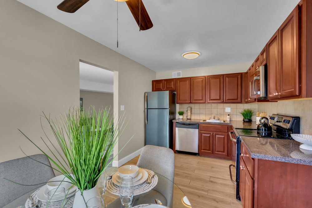 Chateau Apartments — photo 32