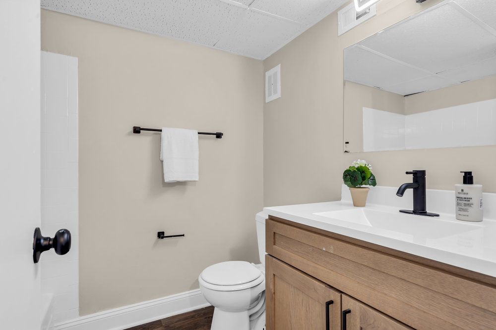 Chateau Apartments — photo 33