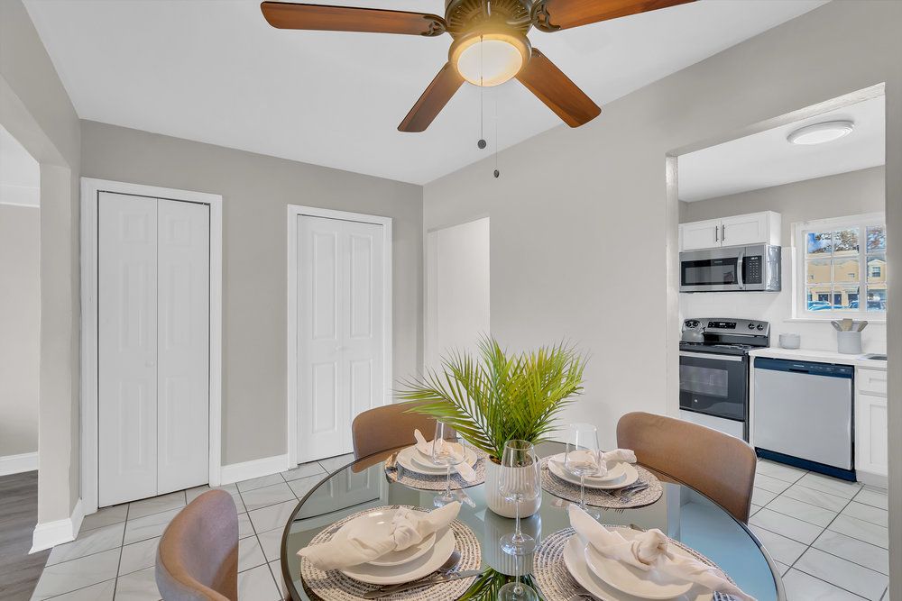 Chateau Apartments — photo 37