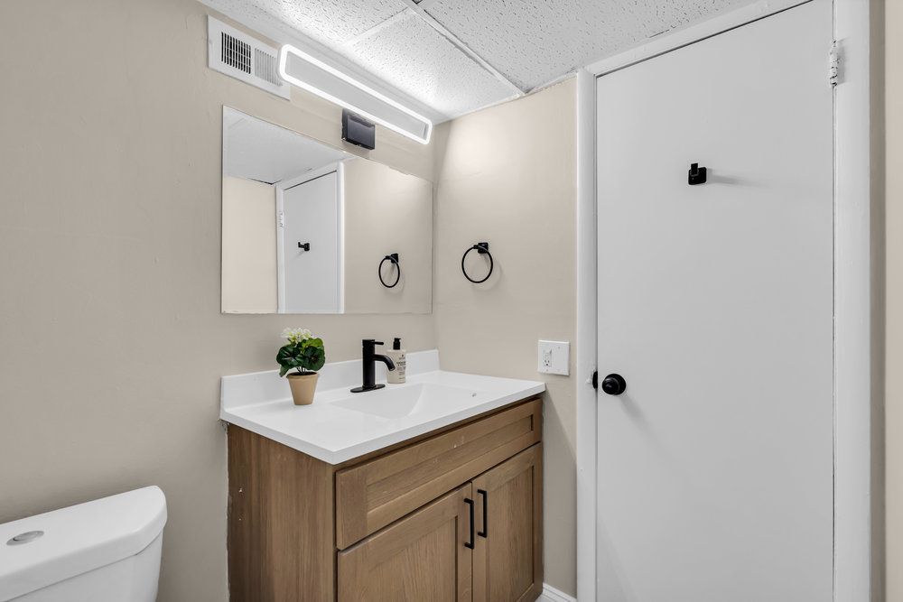 Chateau Apartments — photo 39