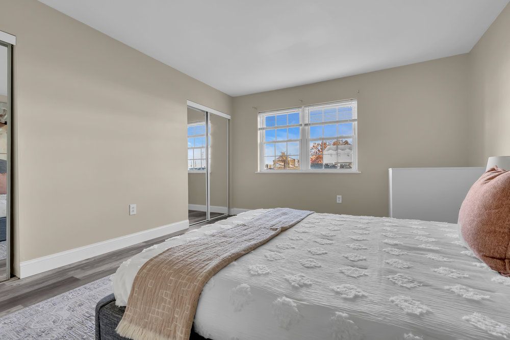Chateau Apartments — photo 46
