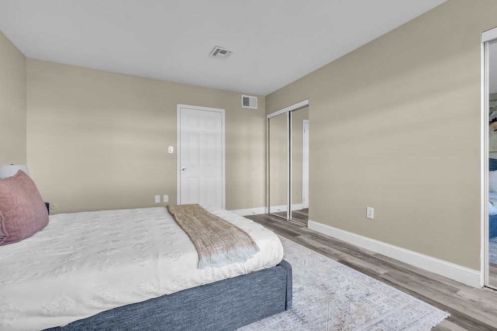 Chateau Apartments — photo 51